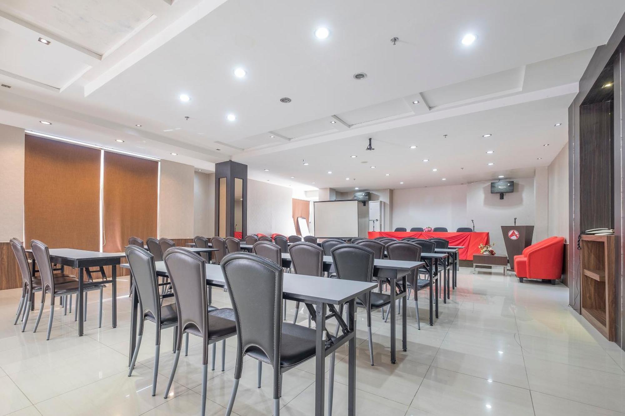 Oyo 1081 Allson City Hotel Macasar Exterior foto