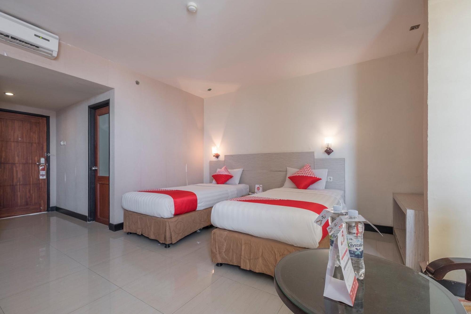 Oyo 1081 Allson City Hotel Macasar Exterior foto