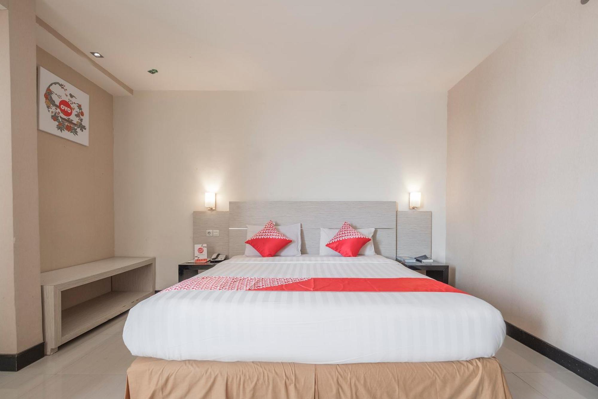 Oyo 1081 Allson City Hotel Macasar Exterior foto