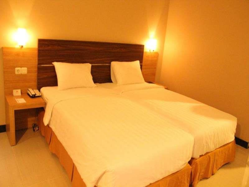 Oyo 1081 Allson City Hotel Macasar Exterior foto